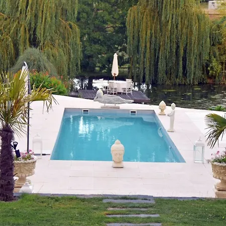 Hébergement de vacances Domaine De La Cour Lieu D'exception Nature Relaxation